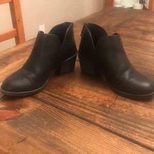 Little girl black booties